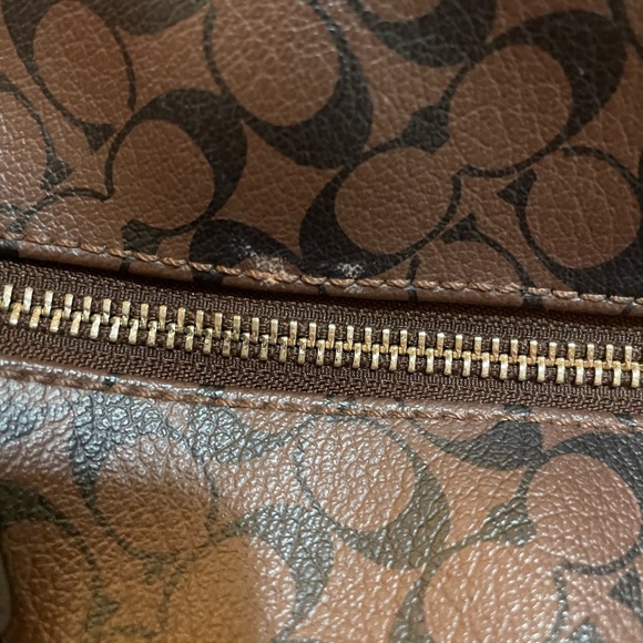 Coach Logo Print Brown Tote Hanndbag - Picture 14 of 16